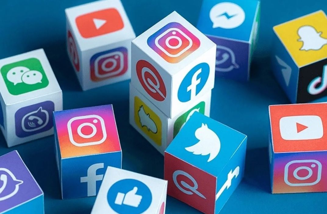 Góc nhìn khác về mạng xã hội: Chúng ta đang dùng hay bị dùng?