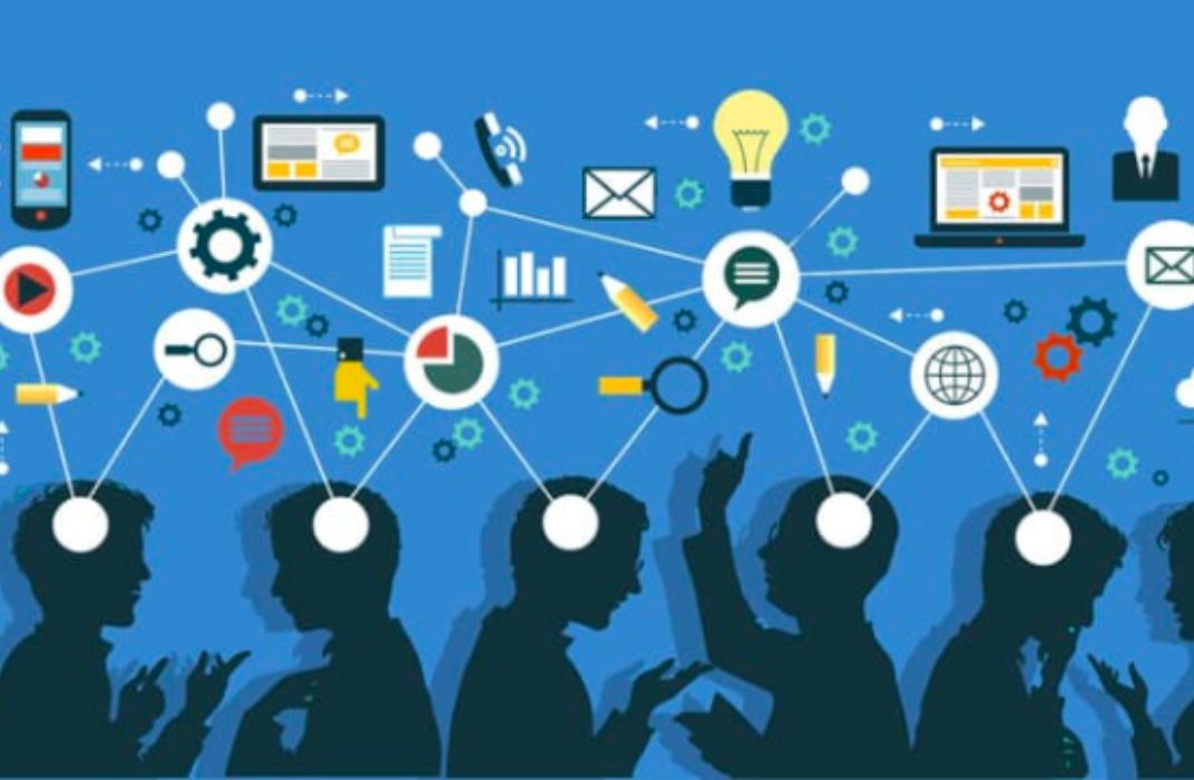 Góc nhìn khác về mạng xã hội: Chúng ta đang dùng hay bị dùng?