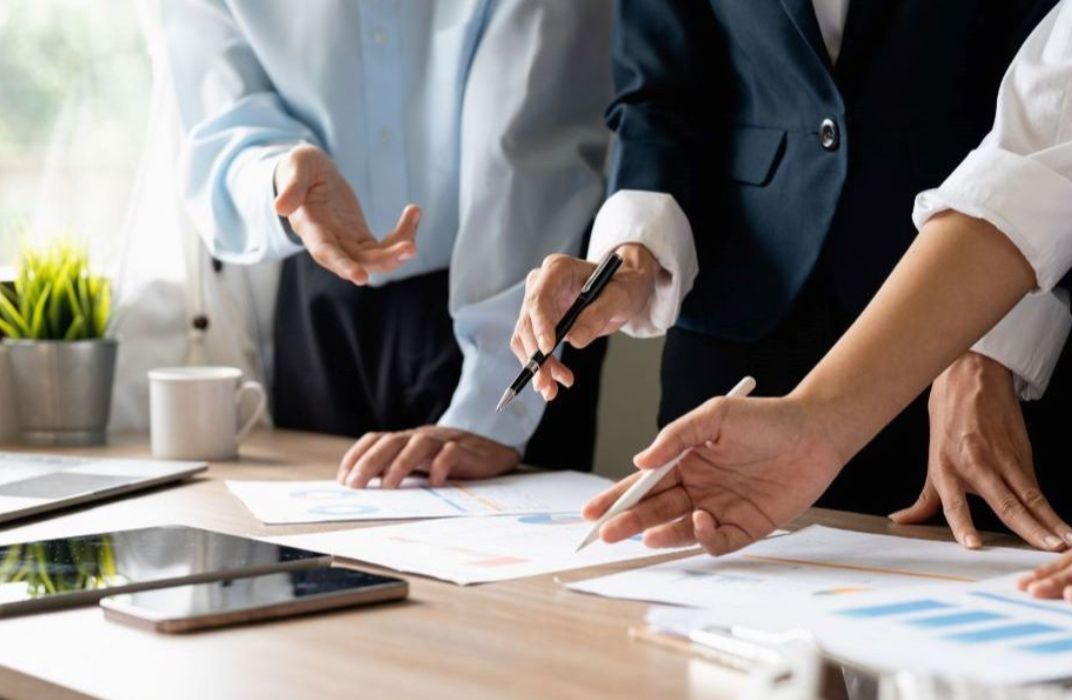 Sự nghiệp bế tắc ở tuổi 35: Giải mã nguyên nhân và xây dựng lộ trình phát triển mới