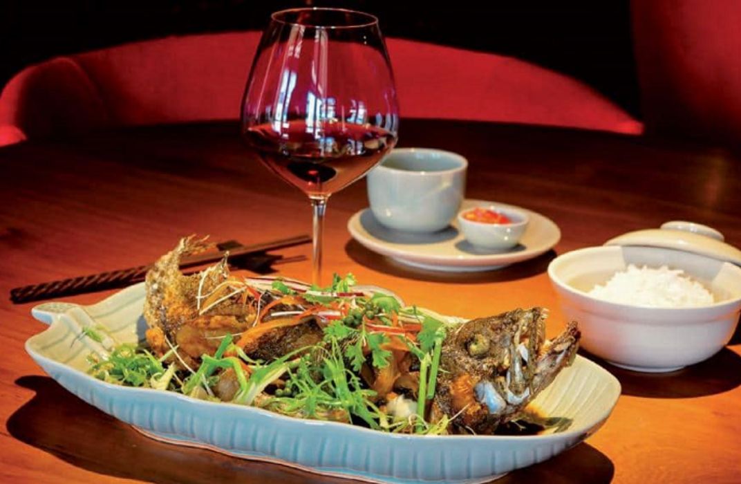 Ứng xử bàn tiệc: Nghệ thuật mời rượu