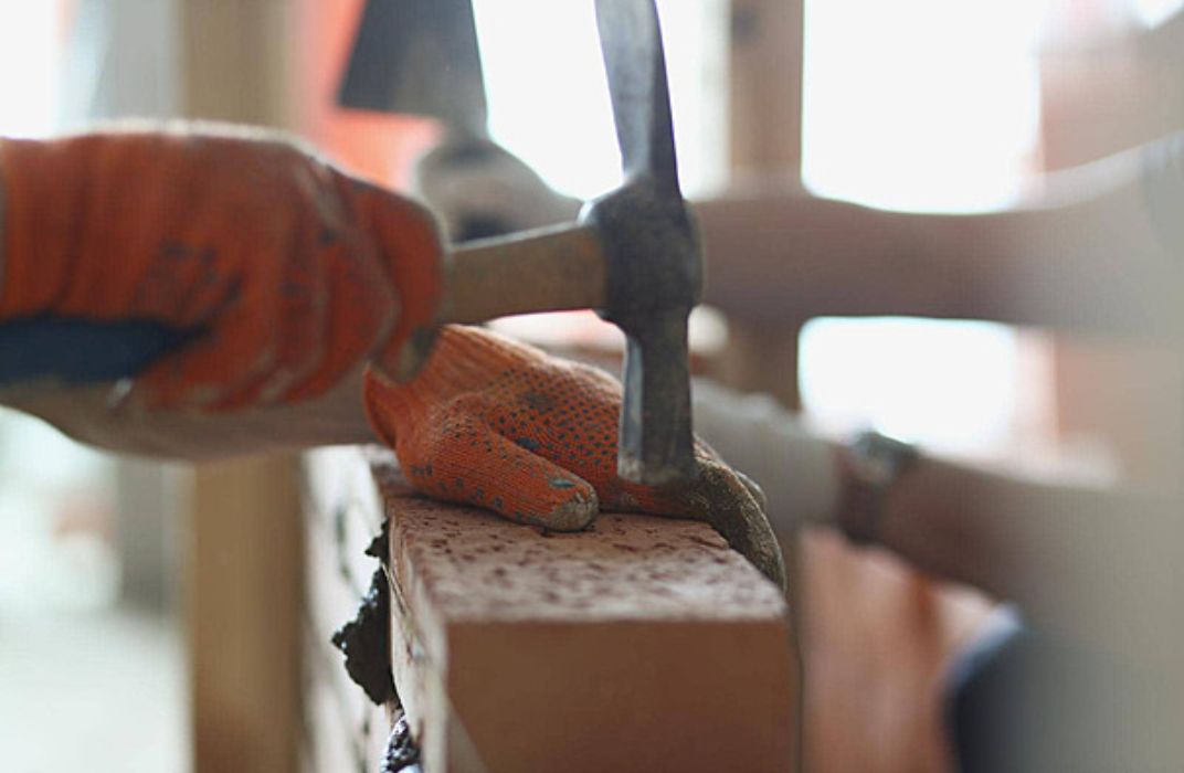 AI viết code, con người cầm búa: Sự thật việc làm ở Mỹ 2025