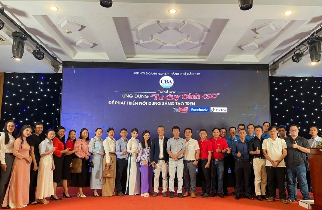 Hook gây sốc & Kích hoạt tò mò